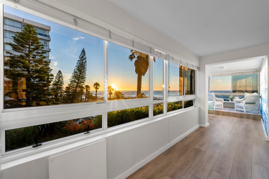 To Let 4 Bedroom Property for Rent in Sea Point Western Cape